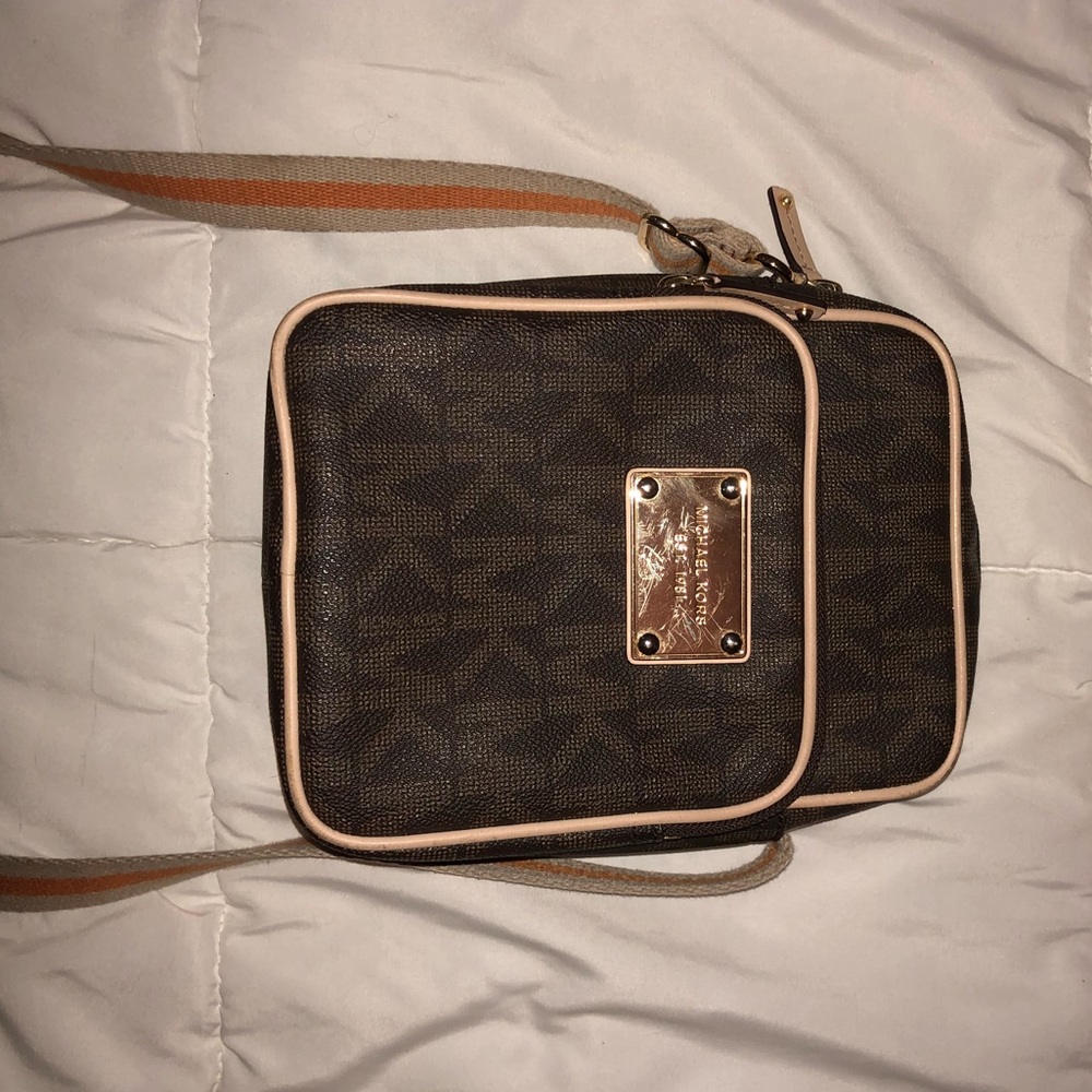 Authentic Michael kors shoulder bag